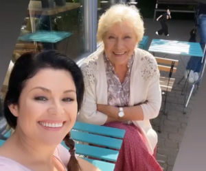 M jak miłość. Kinga (Katarzyna Cichopek), Barbara (Teresa Lipowska)