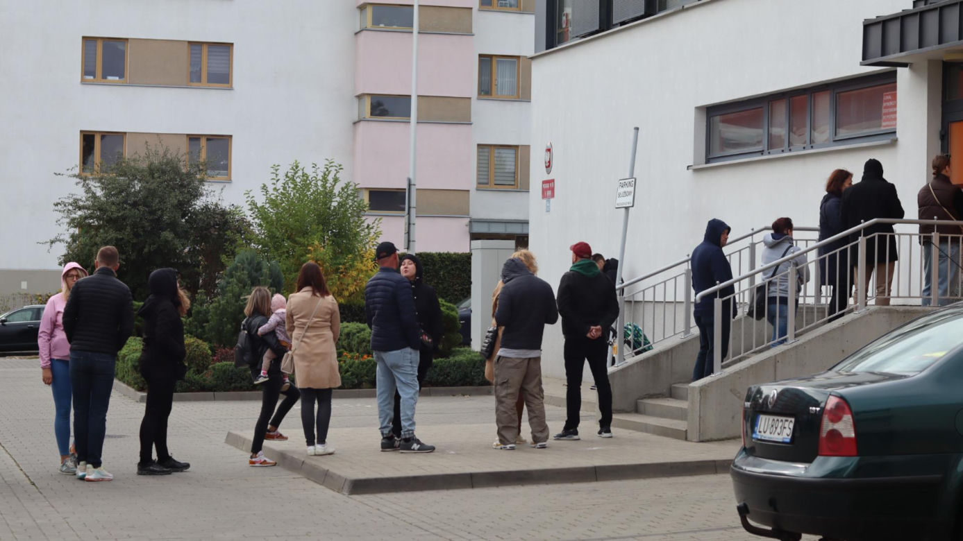 Ogromne kolejki przed lokalami wyborczymi w Lublinie
