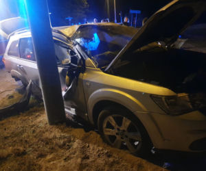 WYMUSIŁ pierwszeństwo i uderzył inne auto! Poszkodowana matka i dwójka dzieci [ZDJĘCIA] 