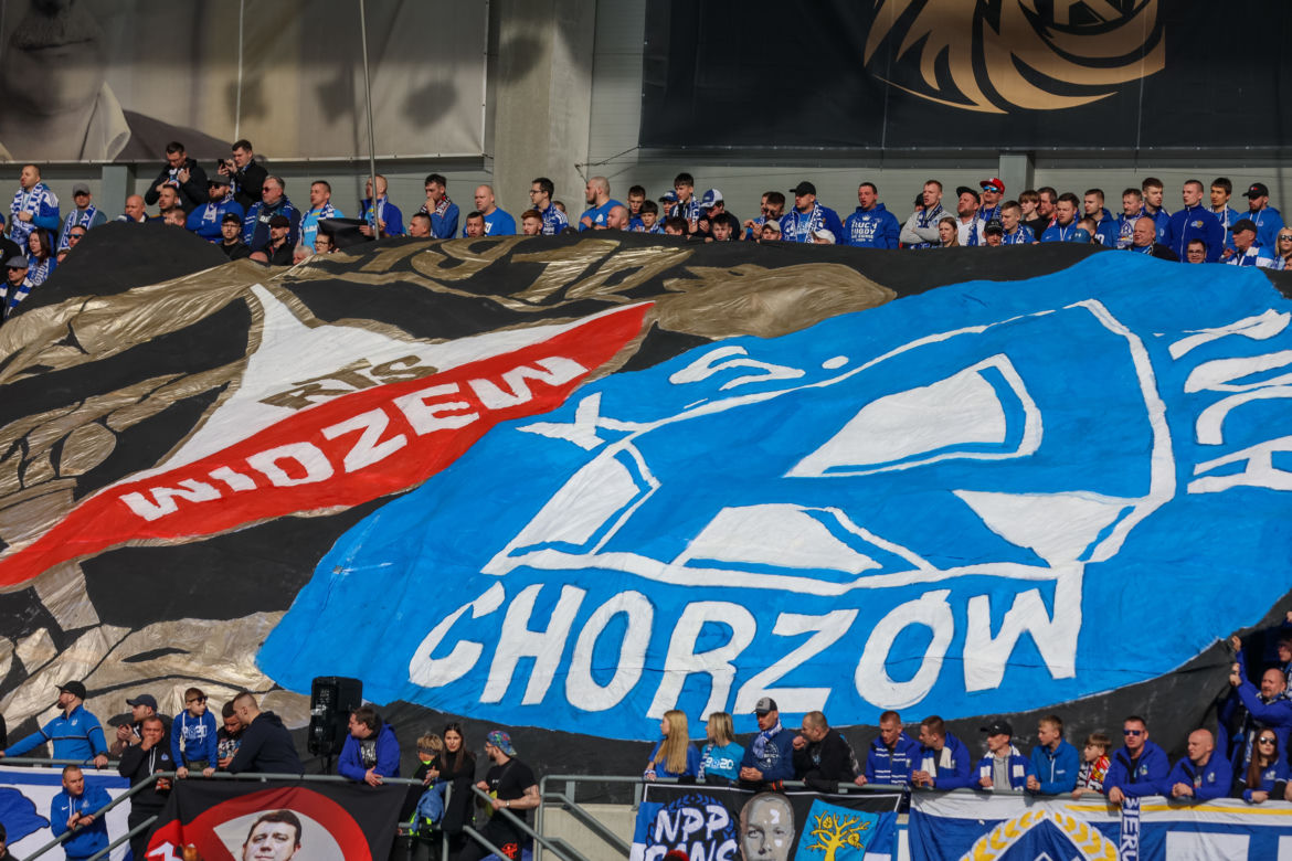 Kibice Ruchu Chorzów na meczu z ŁKS Łódź