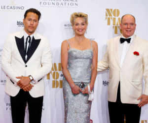 Sharon Stone pociesza księcia Monako?! 