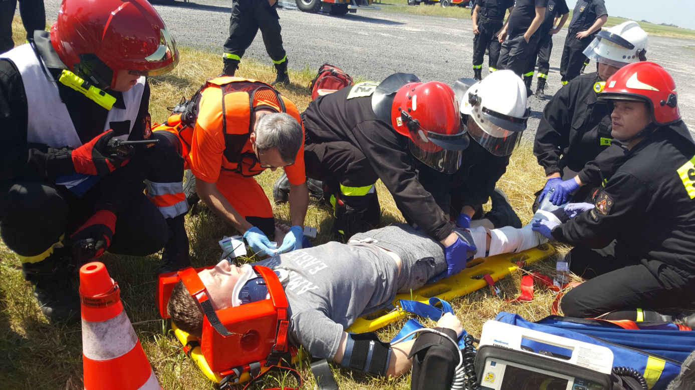 Uszkodzony samolot i awaryjne lądowanie! Ogromna akcja służb na lotnisku