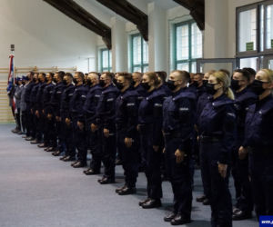 Nowi policjanci na Warmii i Mazurach. Ślubowanie złożyło 64 funkcjonariuszy [ZDJĘCIA]