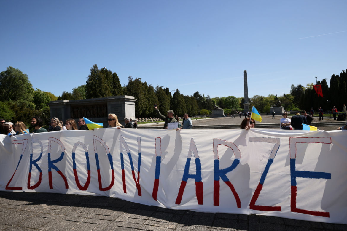 Protest pod Mauzoleum Żołnierzy Radzieckich