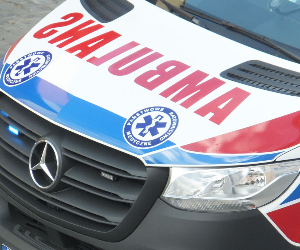 Piotrków Trybunalski. TIR wjechał na rondo. Z kierowcą stało się coś złego