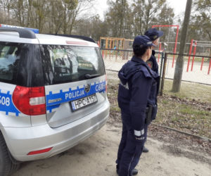 Łamią obowiązujące przepisy. Policjanci z kujawsko-pomorskiego wlepiają mandaty