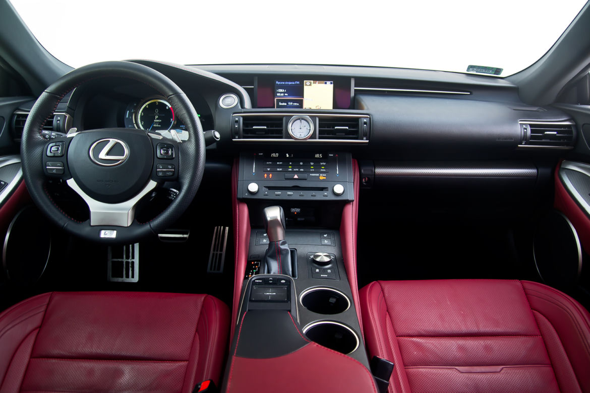 Lexus RC 200t F-Sport