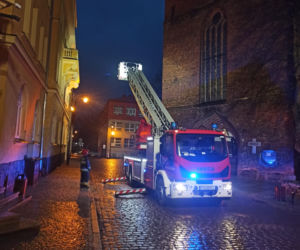 Przechyliła się iglica kościoła w Białogardzie
