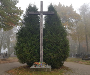 Zrobiliśmy spacer po białostockich nekropoliach. Sprawdź w jakim stanie są nagrobki historycznych postaci [ZDJĘCIA]