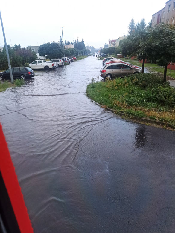 ​Osiedle Gronowo pod wodą po oberwaniu chmury