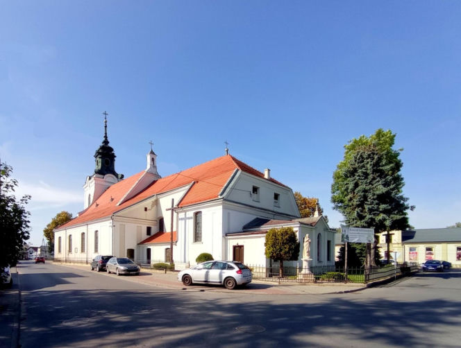 To jedno z najstarszych miast w woj. łódzkim. Było osadą słowiańską, a później siedzibą biskupów