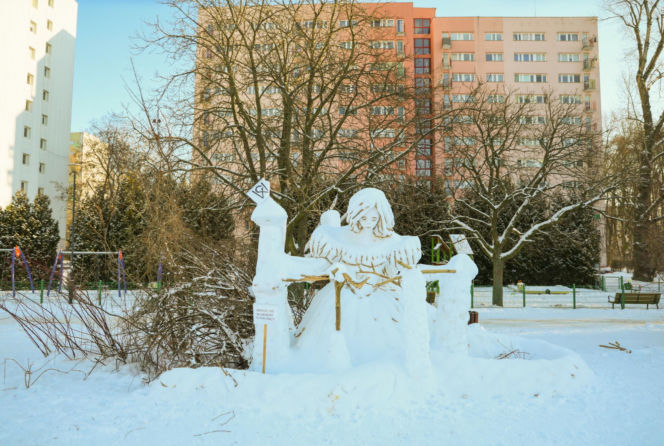 Wyjątkowe śniegowe rzeźby w Warszawie