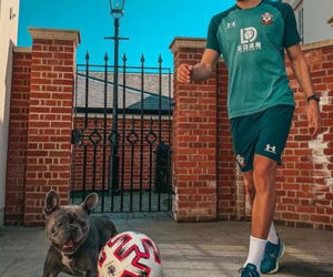 Jan Bednarek i buldog francuski Candy