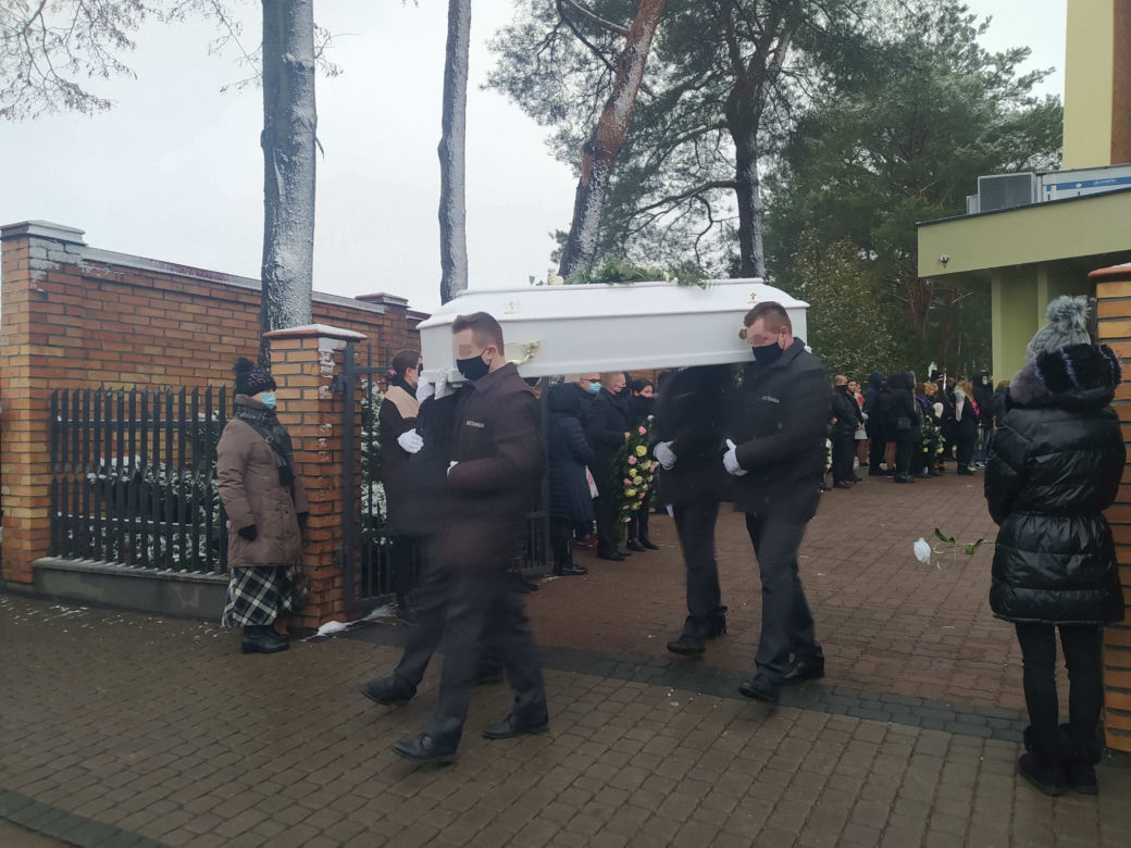 Udusił Anię, bo chciała z nim zerwać. Potem zakopał 16-latkę w lesie