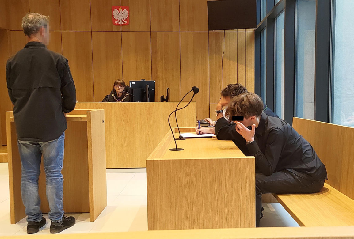 Olaf odpowiada za śmierć Ani. Jego ojciec szokuje przed sądem