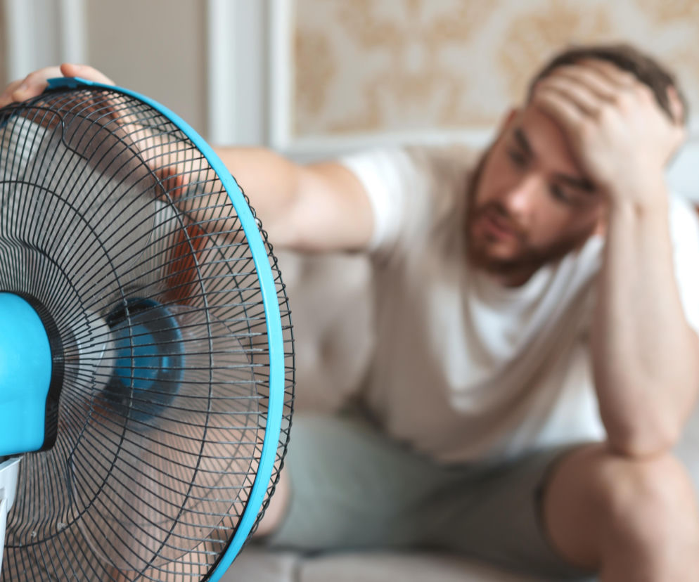 Domowe pożeracze prądu. Latem pracują pełną parą i kosztują fortunę