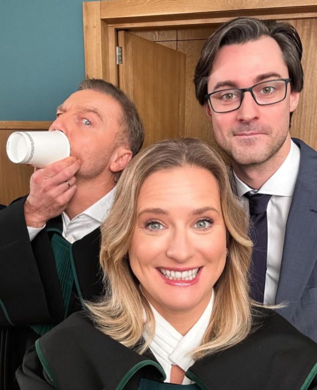 M jak miłość. Andrzej (Krystian Wieczorek), Julia (Marta Chodorowska), Rotkiewicz (Aleksandar Milicević)