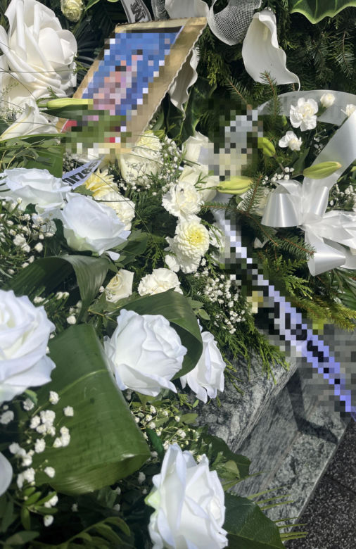 Tuszów Narodowy. Grób Dominiki i Grzesia, którzy zginęli w tragicznym wypadku