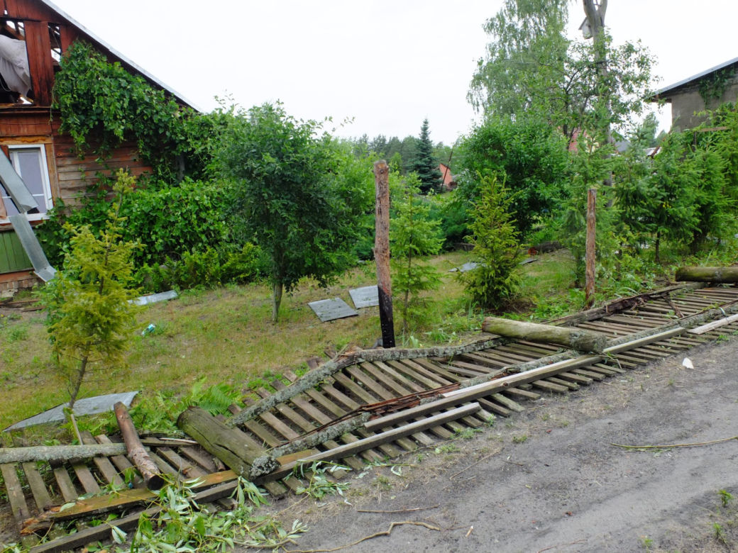Przez gminę Wilków przeszła potężna nawałnica. Kilkadziesiąt budynków jest zniszczonych