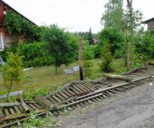 Przez gminę Wilków przeszła potężna nawałnica. Kilkadziesiąt budynków jest zniszczonych