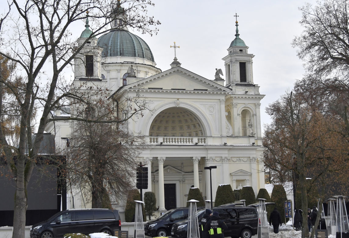 Tomasz Lis na pogrzebie Mariusza Waltera