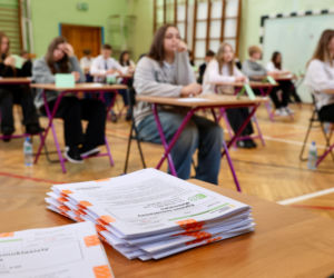 Panika przed E8 z matematyki. Uczniowie szukają przecieków, boją się niespodzianek po polskim