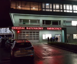 Atak na Pawła Adamowicza. Dziennikarze czekają na informacje przed szpitalem