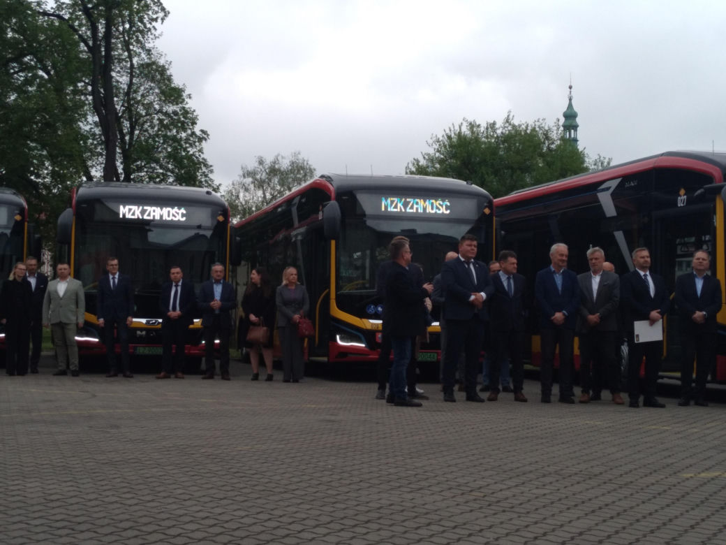 Przekazanie nowych autobusów