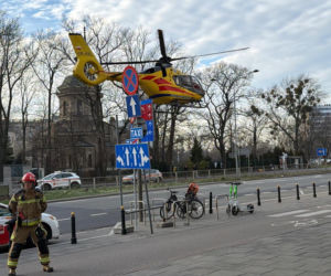 Lądowanie śmigłowca LPR w centrum Warszawy