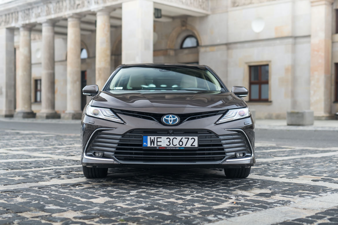 Toyota Camry 2.5 Hybrid 218 KM e-CVT Executive + VIP