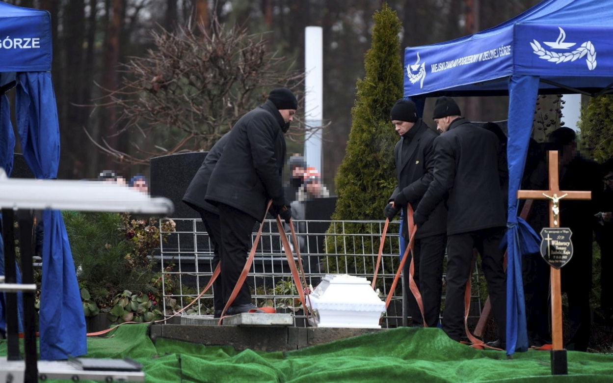 Wielkie wzruszenie na pogrzebie ofiar wypadku pod Żarami