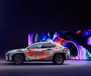 Wytatuowany Lexus UX