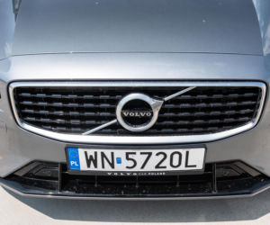 BMW 330i vs Volvo S60 T5