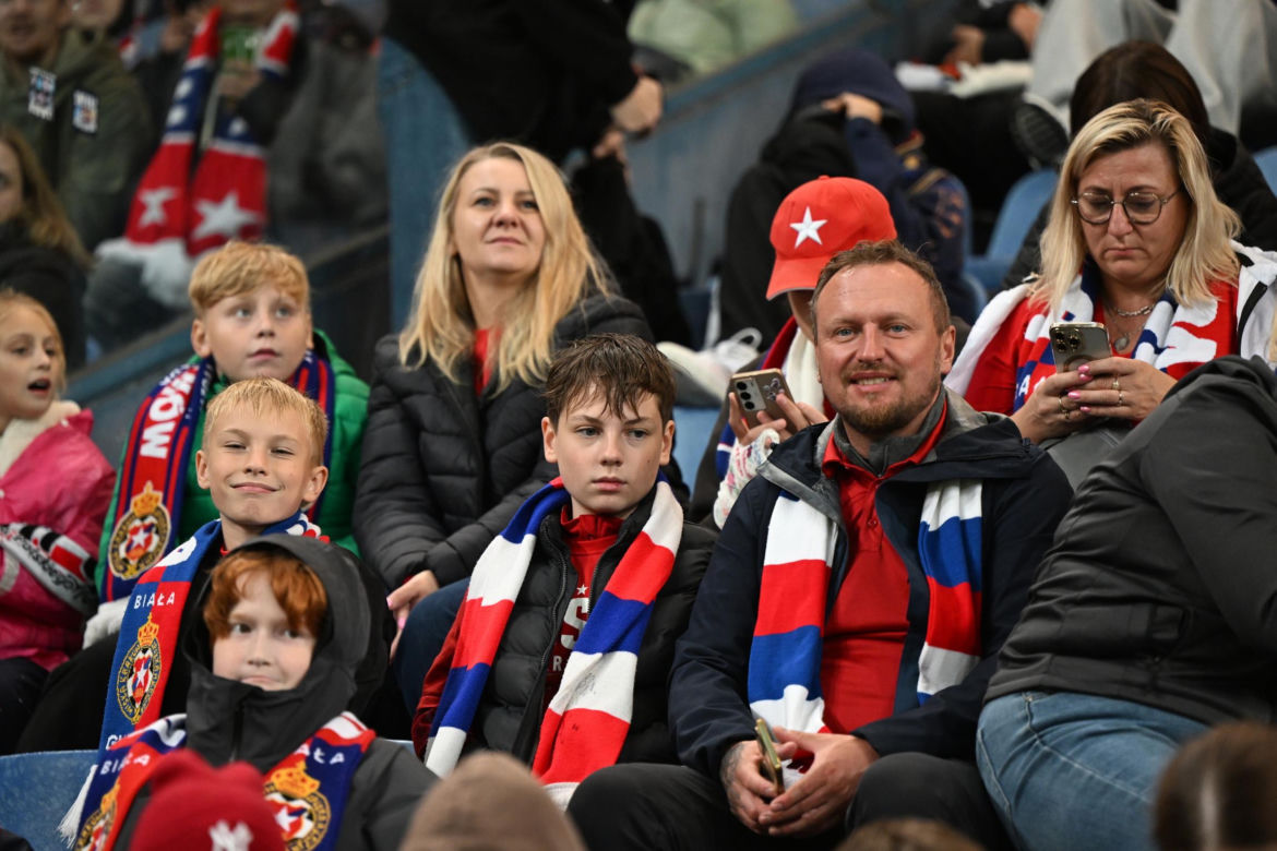 Wisła Kraków - Jagiellonia Białystok; Zdjęcia kibiców i zawodników z meczu 8. kolejki PKO BP Ekstraklasy
