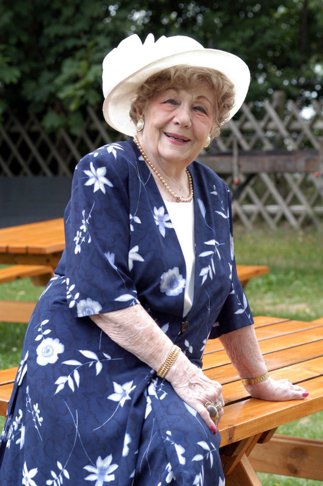 Hanka Bielicka -tak dziś wygląda jej grób