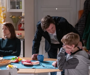 Na Wspólnej odcinek 2866. Marta (Joanna Jabłczyńska), Filip (Marcin Chochlew), Ksawery (Adam Tomaszewski)
