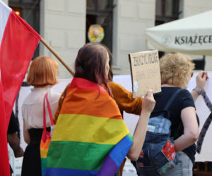 Torunianie protestują przeciwko przegłosowaniu Lex TVN