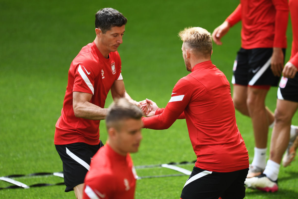Euro 2021: Polacy w dobrych nastrojach podczas treningu przed meczem ze Słowacją [ZDJĘCIA]