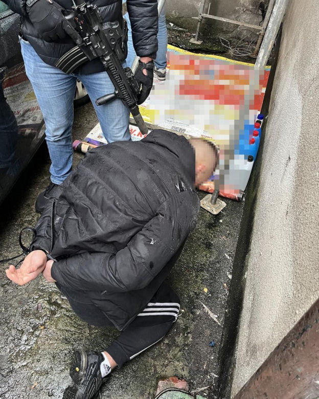 Grupa przestępcza rozbita w Toruniu. Zdjęcia z ogromnej akcji policji