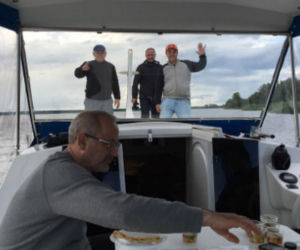 Tak Jarosław Kaczyński łowi ryby z Brudzińskim [ZDJĘCIA]