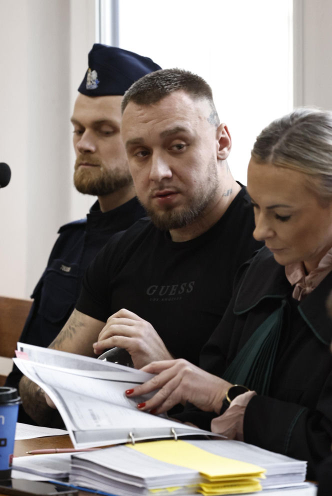 Łukasz Żak w sądzie. Sypie się linia obrony jego kolegów. Biegły: „Każdy ma obowiązek udzielenia pomocy”