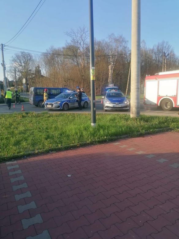 Wypadek w Rybniku. Matka dzieckiem trafili do szpitala