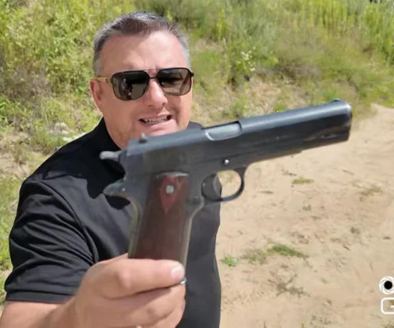 Colt M1911 - legenda nie narodziła się w jeden dzień. Tak ewoluowała legendarna broń armii USA