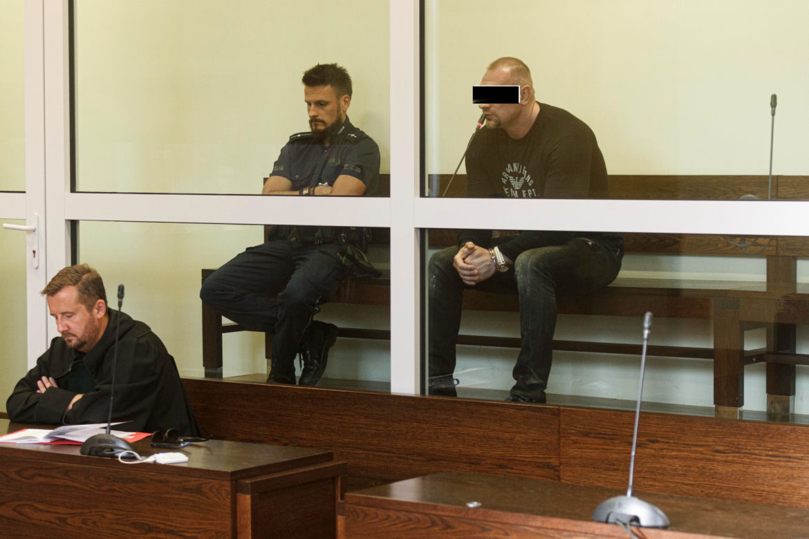 Oszustwo przy sprzedaży luksusowych samochodów