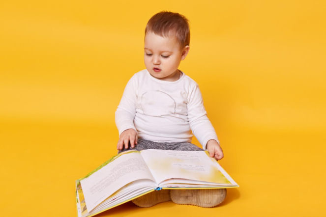 Książka papierowa czy czytnik e-booków – co wybrać dla nastolatka?