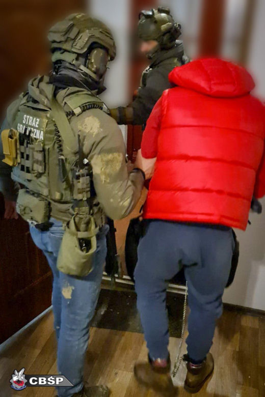 Marihuana była nawet w wannie i pralce! Służby zatrzymały gang narkotykowy