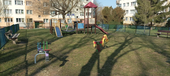 Huśtawki czy parking? Przed takim wyborem stoją mieszkańcy osiedla w Lublinie