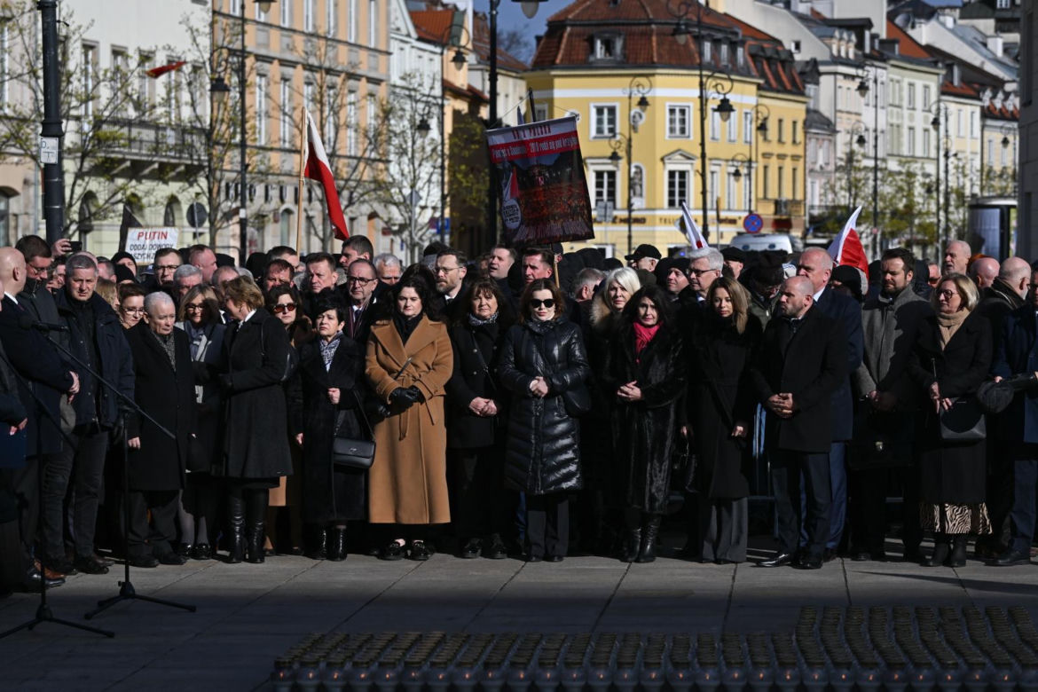  Apel Poległych przed Pałacem Prezydenckim 