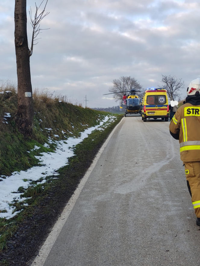Tragedia pod Krakowem. Nie żyje 11-letnie dziecko potrącone przez auto dostawcze