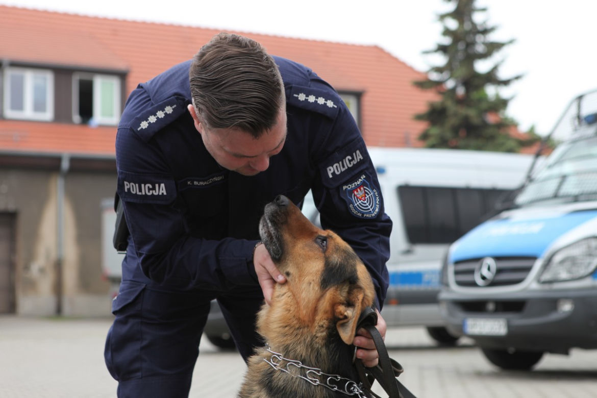 Nowy samochód dla plutonu przewodników psów służbowych 